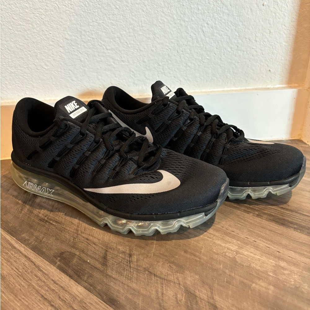 Men’s Nike Air Max Black Sneakers Size 8
